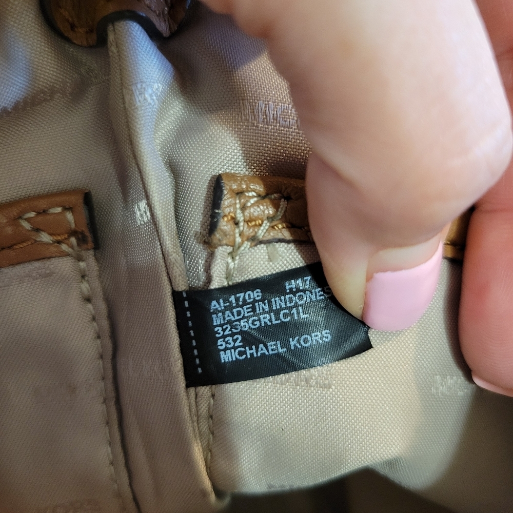 Michael Kors Brown Small crossbody bag - Picture 11 of 16